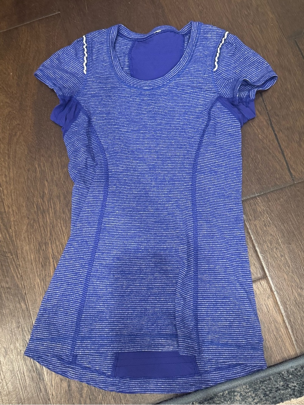 Lululemon tee